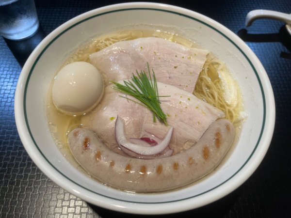 「豚一頭清湯麺 オールスター塩」@豚一頭 清湯麺の写真