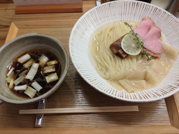 「昆布水つけ麺　１０３０円」@銀座らぁ麺 しら石の写真