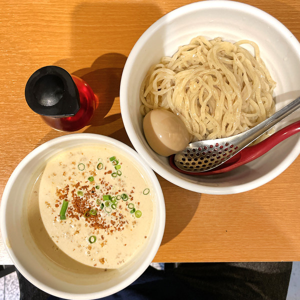 「【7月限定】冷やし担々つけめん＋味玉」@らーめん蓮 三軒茶屋店の写真