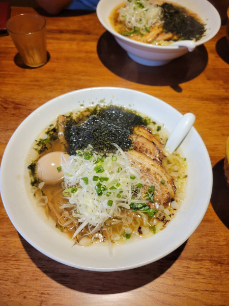 「塩　全部のせ」@手打ちラーメン創房 舌笑家の写真