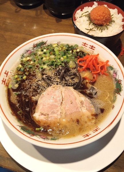 「マー油豚骨ラーメン+替玉+明太子ごはん(小)」@ラーメン池田の写真