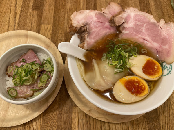 「特製軍鶏SOBA醤油」@らーめんshigetomiの写真