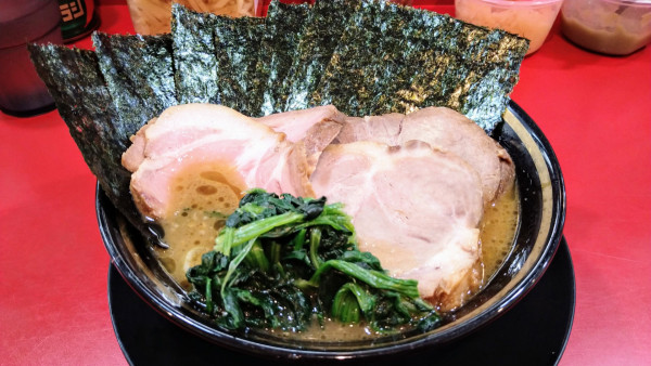 「【限定】ことちゃん(味濃いめ･麺硬め)＋海苔」@とらきち家 光の写真