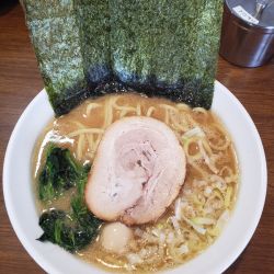 豚骨醤油らーめん