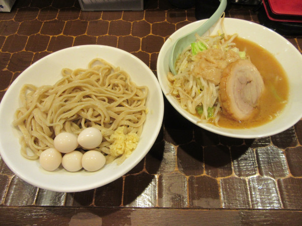 「つけそば（１１００円）＋うずら１００円」@茨城豚そば 特龍 本店の写真