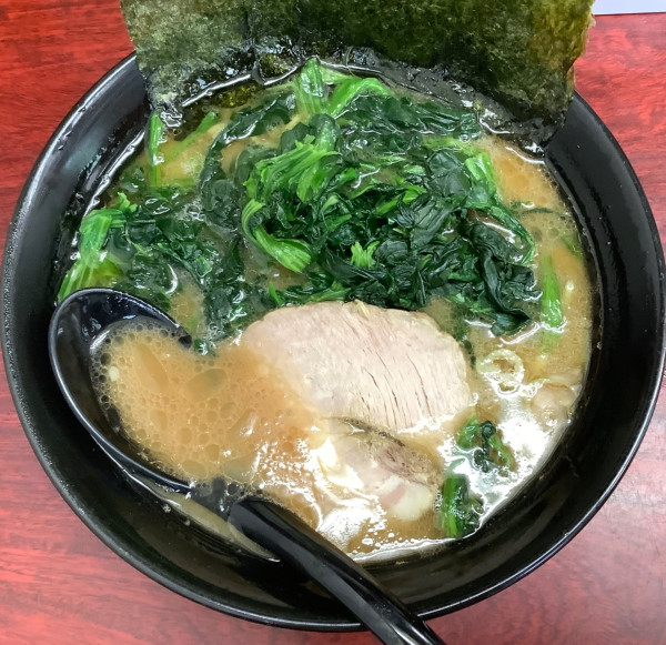「ラーメン　＋　ほうれん草」@横浜ラーメン武蔵家 菊名店の写真