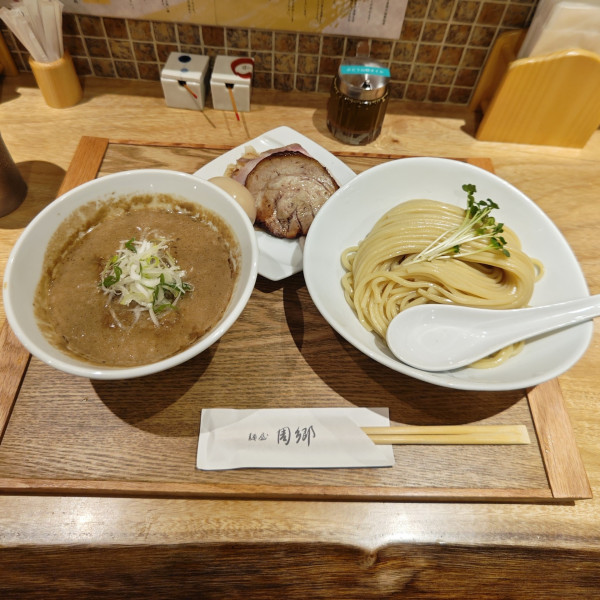 「特製つけ麺（大盛）」@麺屋 周郷 神田店の写真