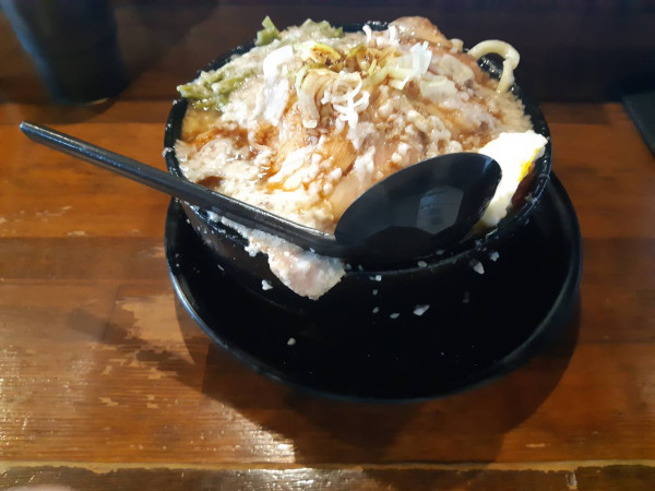 「肉まし我流ラーメン特盛(1100円+300円)」@麺 池谷精肉店の写真