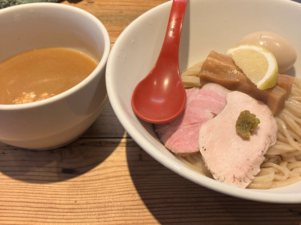 「濃厚味玉つけ麺（1400円）」@麺屋 翔 西新宿本店の写真