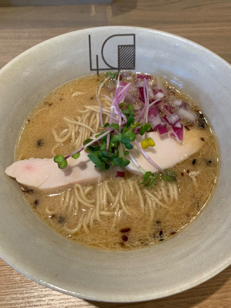 「醤油焦がし鶏白湯」@鶏soba Luca Lifeの写真