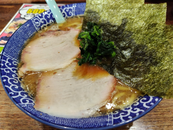 「ラーメン　並　※クーポンで５００円」@豚骨醤油ラーメン まじめ家の写真