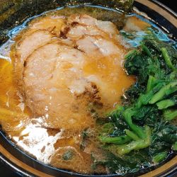 チャーシューメン　ほうれん草トッピング