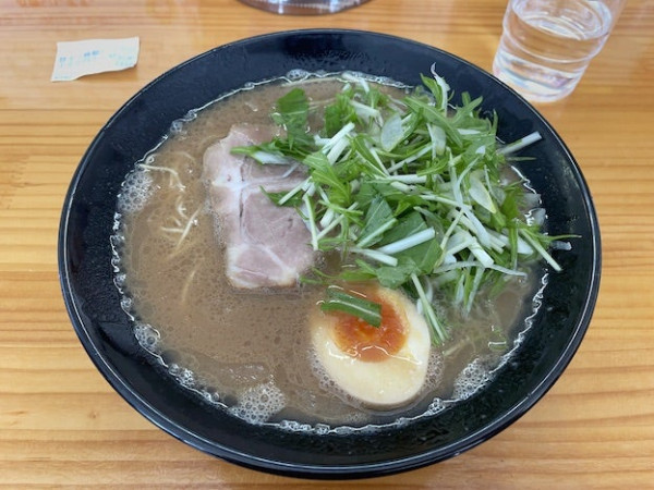 「豚骨塩ラーメン」@豚骨ラーメン 新井商店の写真