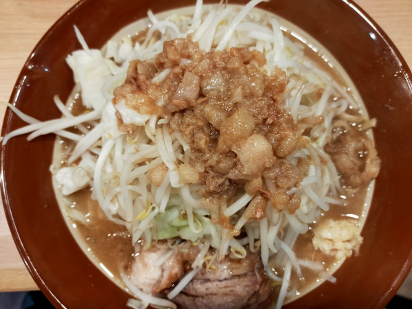 「大ラーメン1050円+麺増し100円」@豚山 日吉店の写真