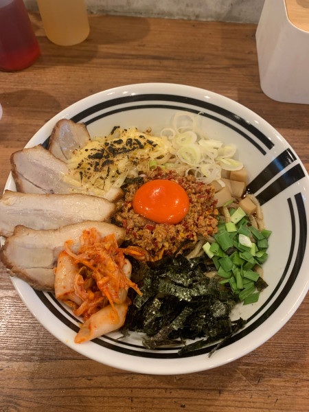 「肉盛りまぜそば＋チーズ＋キムチ」@油そば・まぜそば ロマン 百万遍店の写真