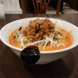 ピリッと辛い担担麺