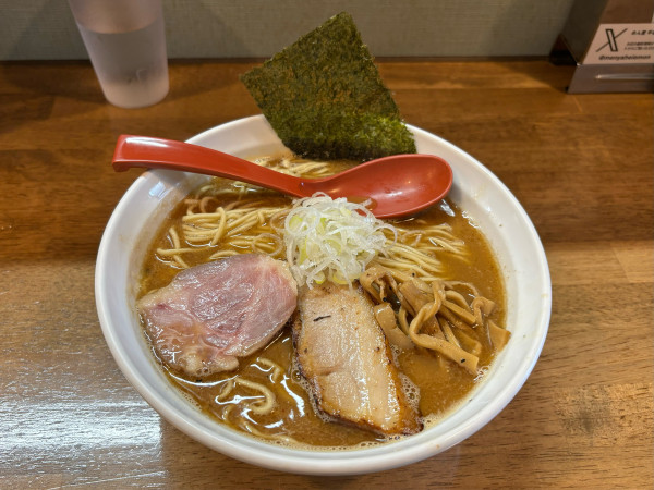 「魚介豚骨ラーメン（870）」@めん屋 平右衛門の写真