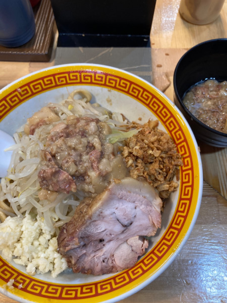 「汁なし、半分、アブラ、ニンニク」@えどもんど 中野の写真