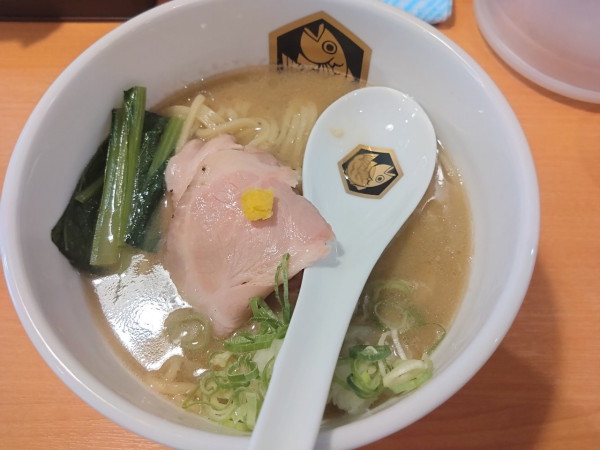 「濃厚真鯛ラーメン」@真鯛らーめん 麺魚 新橋店の写真