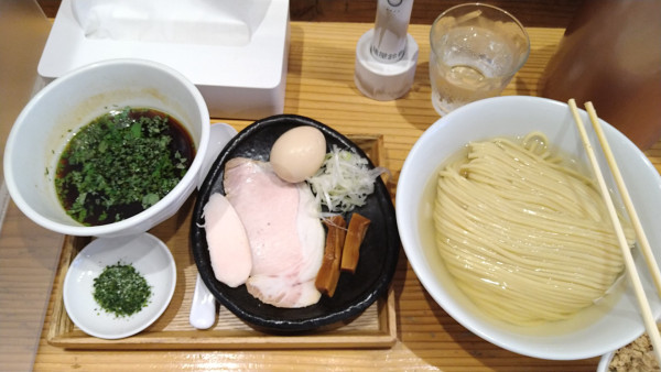 「つけ麺300g  あおさ塩と味玉トッピング」@麺屋鈴春の写真