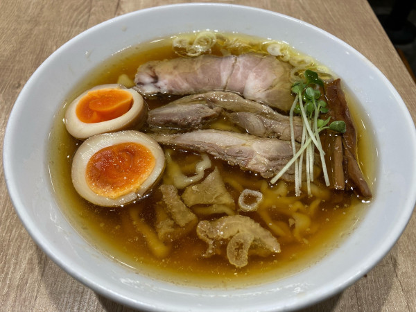 「親鶏中華そば・味玉」@手打 親鶏中華そば 綾川の写真