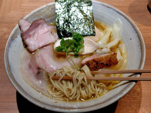 「特上醤油らぁめん·ごはん」@Japanese Ramen 五感の写真