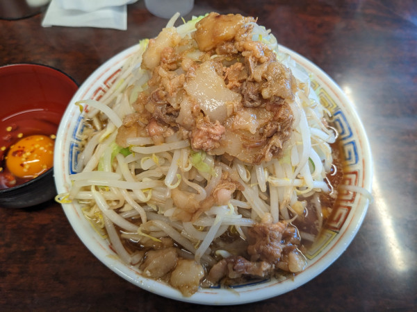 「ミニらーめん（麺固め)＋生卵」@ラーメン二郎 めじろ台店の写真