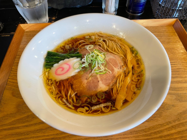 「地鶏醤油そば」@麺's キッチン RIRIの写真