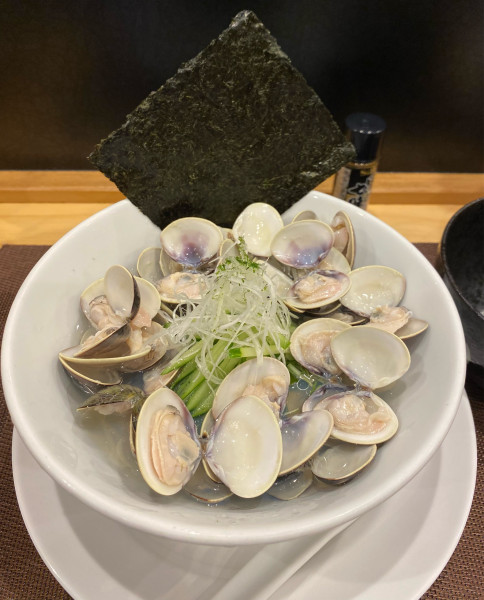 「[期間限定] 冷製小蛤潮そば ¥1600」@自家製麺ほんまの写真