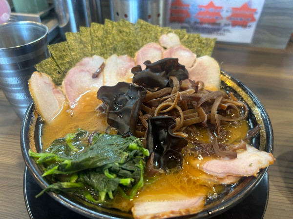 「チャーシューメン5枚　のり　キクラゲ　カタコイオオ」@家系ラーメン がくの写真