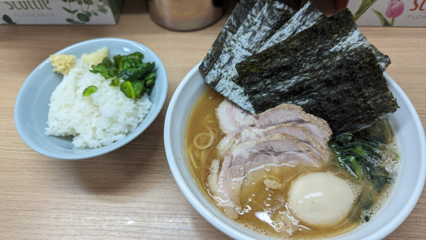 「特製ラーメン　1000円」@横浜ラーメン 武蔵家 日吉店の写真