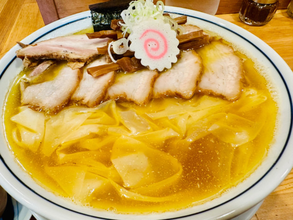 「味玉ワンタン麺【1250円】」@there is ramenの写真