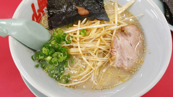 「朝ラーメン　白髪ネギトッピング」@山岡家 松本店の写真