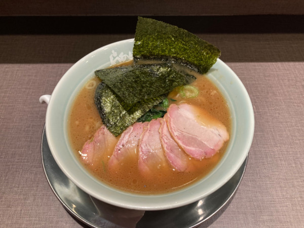 「横浜家系ラーメン藤崎家チャーシューメン」@らあめん花月嵐 西新宿6丁目店の写真