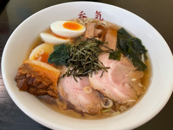 「醤油ラーメン」@らーめん酒場 呑気の写真
