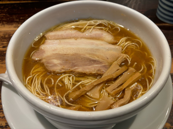 「醤油らーめん880円 大盛り110円」@徳川町 如水 本店の写真