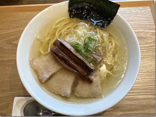 フィッシュメン（魚のアラ炊き中華そば：800円）