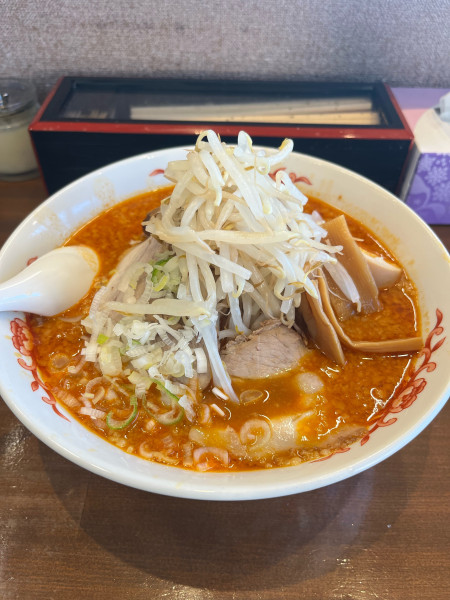 「みそチャーシュー大盛り(1100円)+もやし(100円)」@らーめん屋 いとうの写真