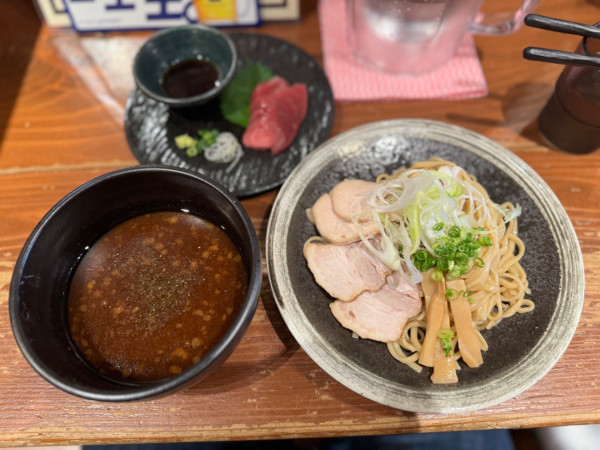 「芳醇煮干しつ け麺980円＋サービス天然本マグロの刺身」@麺酒場 さかのうえの写真