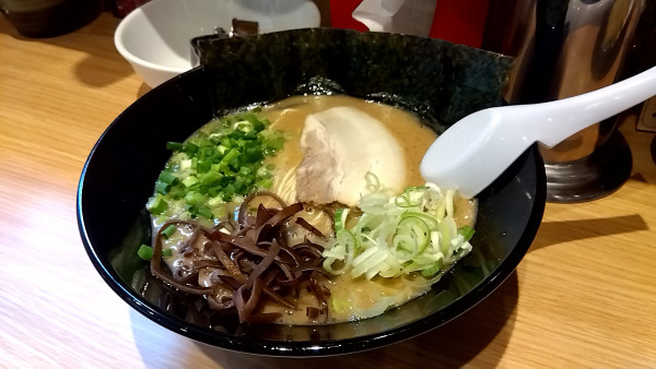 「茨城豚骨まる（９００円）」@茨城豚骨 美しょうの写真