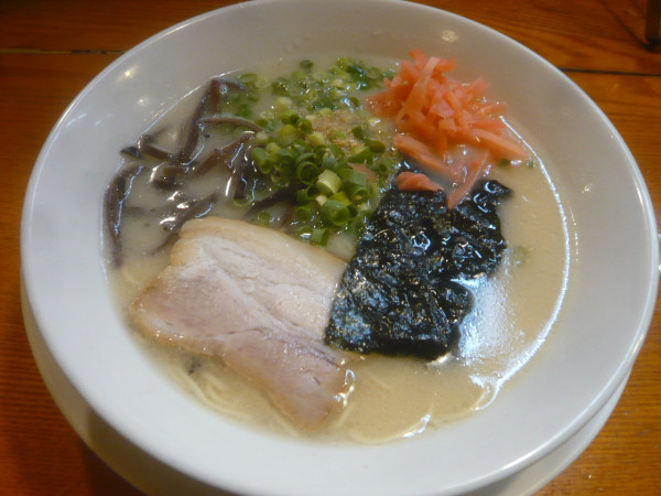 「まるきんラーメン」@博多まるきんラーメン 木場店の写真