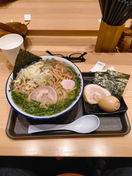 「ニラそば大+特製盛り　1190円」@舎鈴 アトレ川崎店の写真