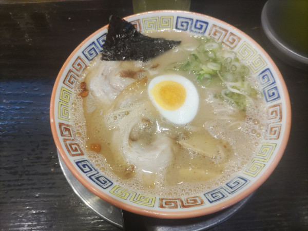 「昔ラーメン900円」@大砲ラーメン 天神今泉店の写真