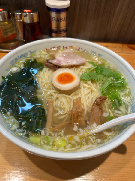 「ゆず塩ラーメン(700円)＋大盛り(150円)」@ヒマラヤラーメン 西口本店の写真