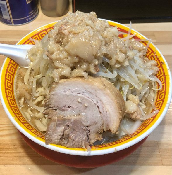 「ラーメン 生卵 880+80円」@えどもんど 中野の写真
