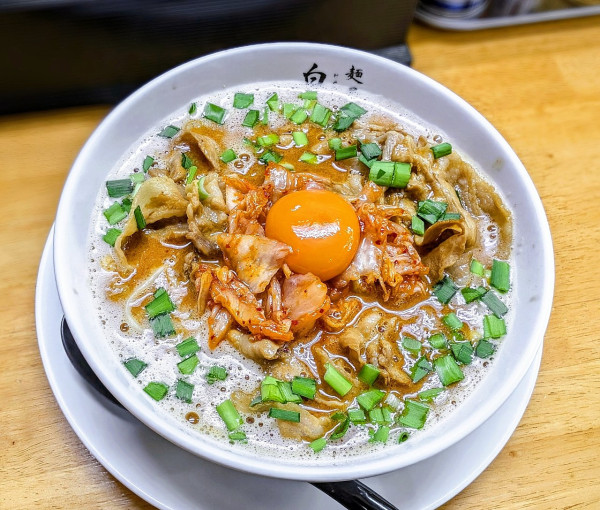 「スタミナ辛肉ラーメン(みそ味ver)【限定】」@麺屋 白神の写真