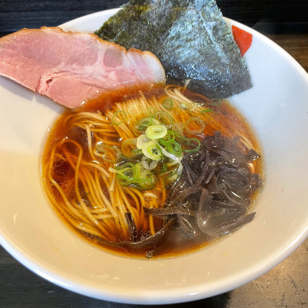 「朝ラーメン 醤油 600円」@燵家製麺の写真