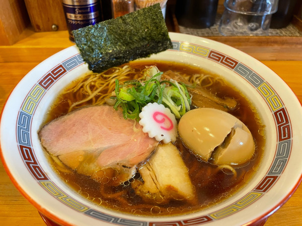 「限定　本枯節の中華そば　くずれ味付玉子」@麺処 瓢たん。の写真