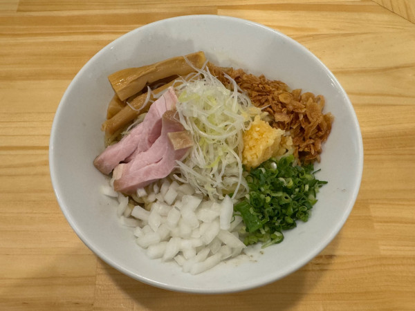 「【限定】冷やし煮干油ソバ（追い飯付き）」@煮干ソバと米 今日の1番の写真