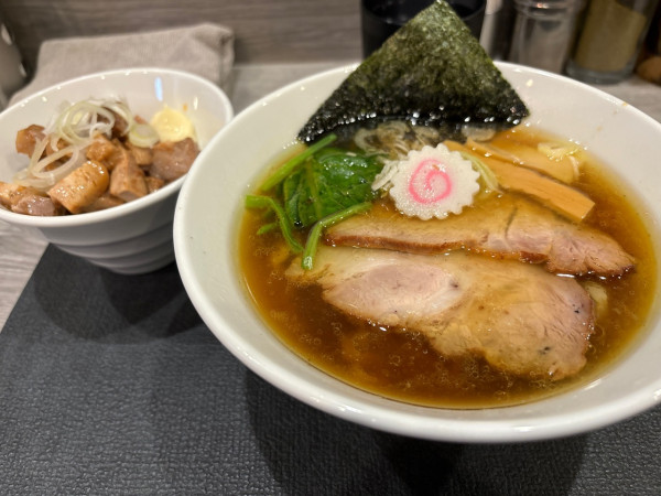 「醤油ら〜めん＋チャーシューごはん」@手打ち 蓮の写真